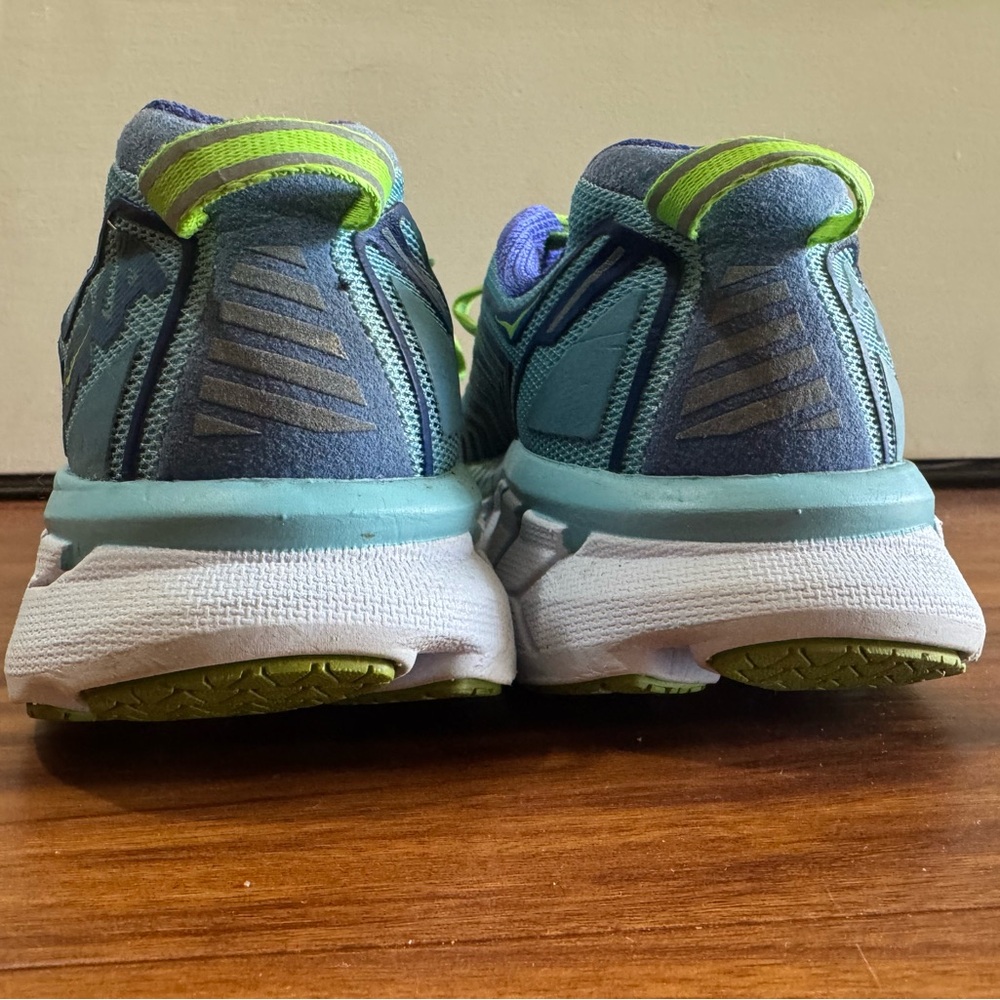 Hoka Clifton 4 Women’s Running Shoe. Size 5. Excellent condition! - Picture 3 of 11
